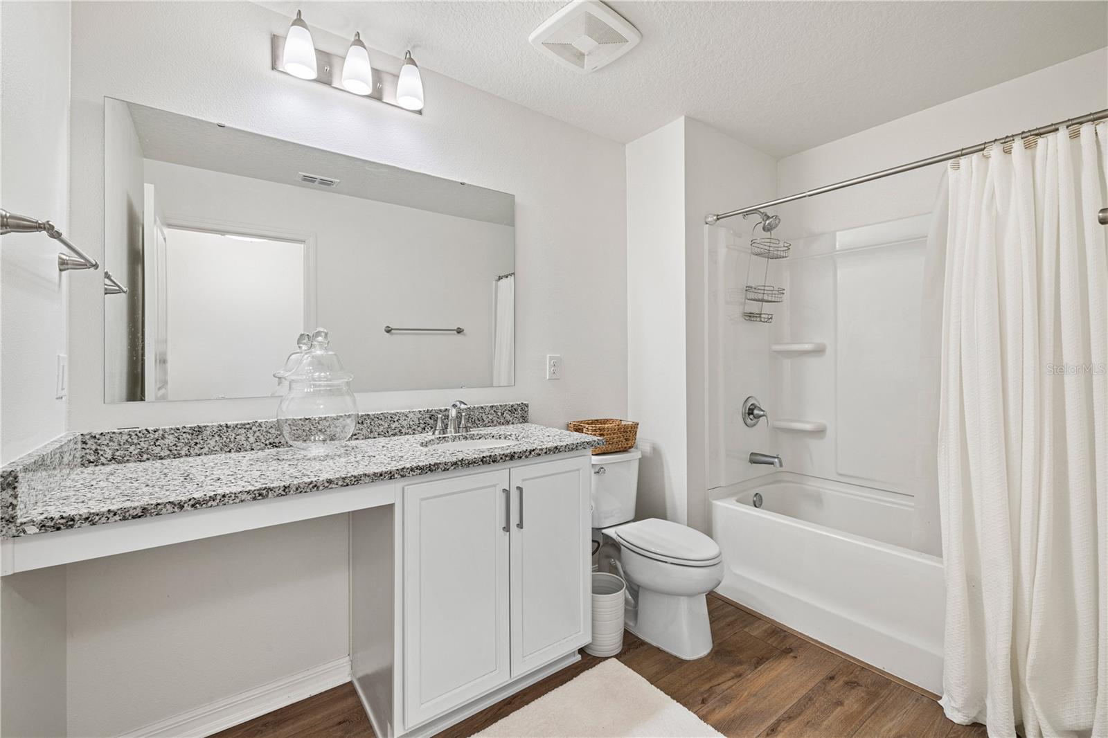 915 OVERPOOL AVENUE, Davenport, FL 33896