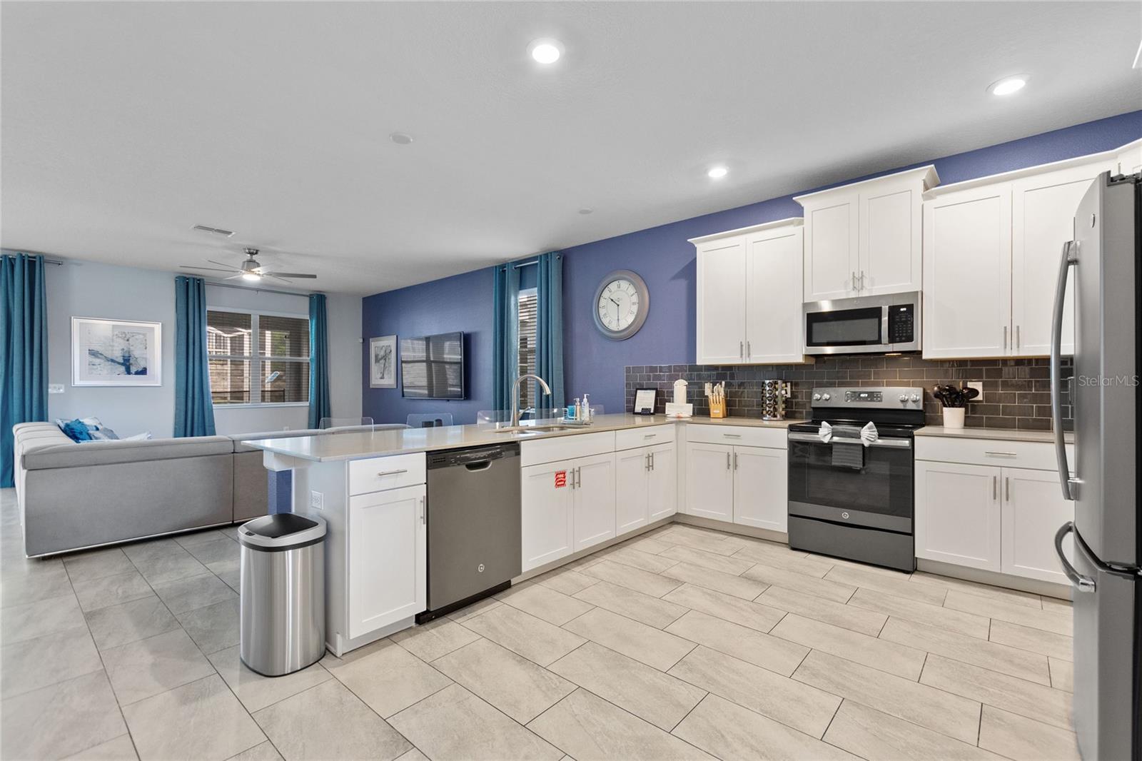1594 SANDBAGGER DRIVE, Davenport, FL 33896 1594 SANDBAGGER DRIVE, Davenport, FL 33896