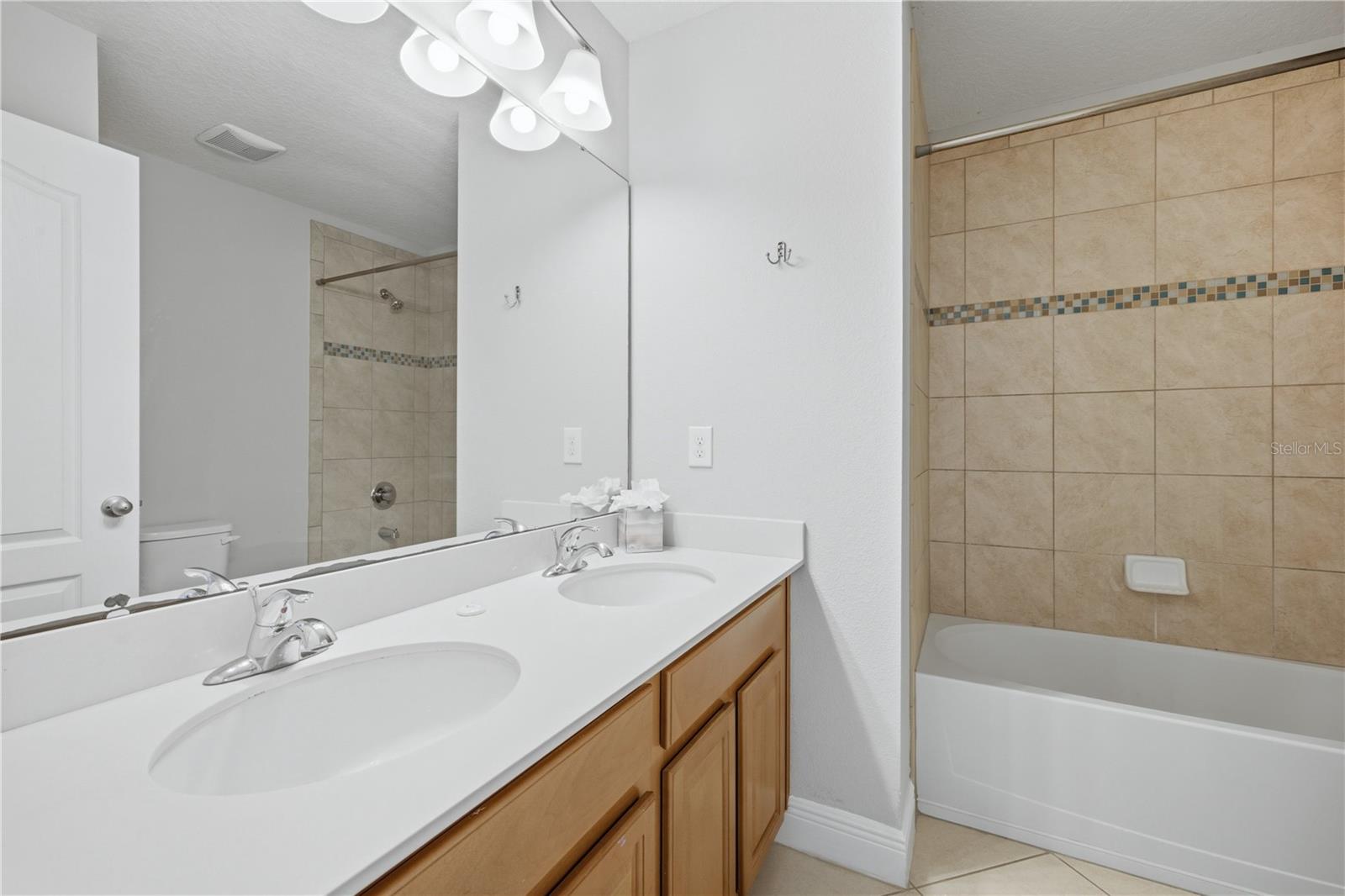 6023 W TOWN CENTER BOULEVARD, Orlando, FL 32837