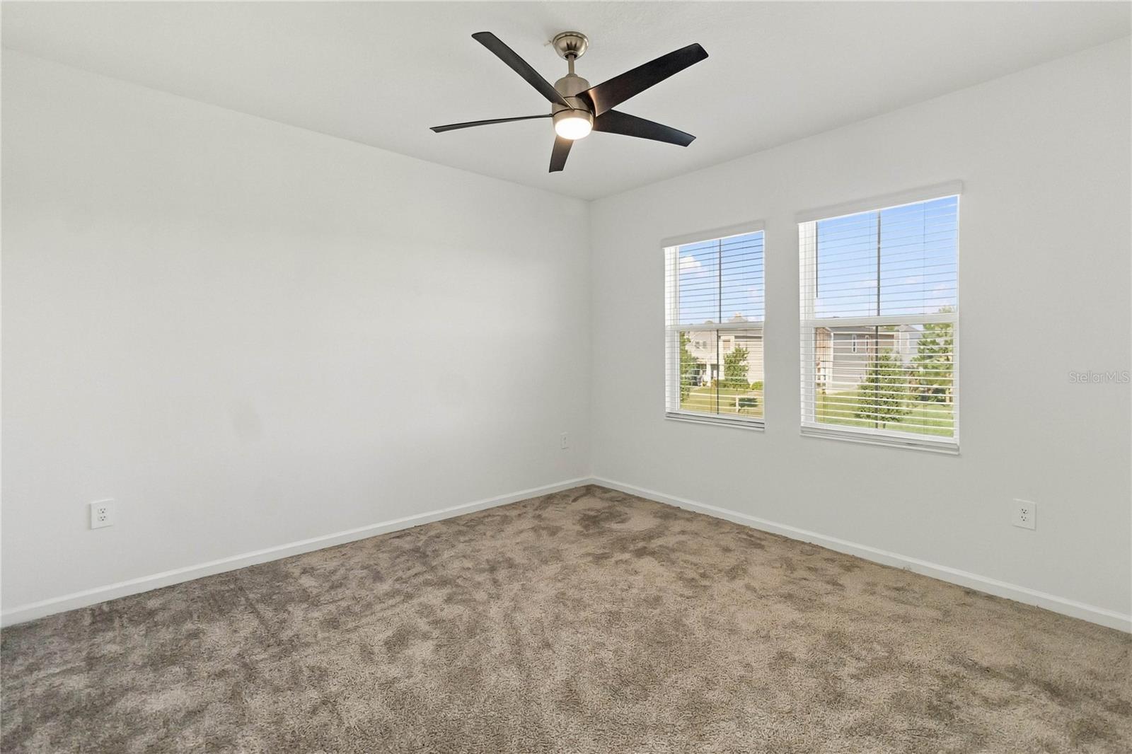 4 Upstair Bedroom wWalking Closetr