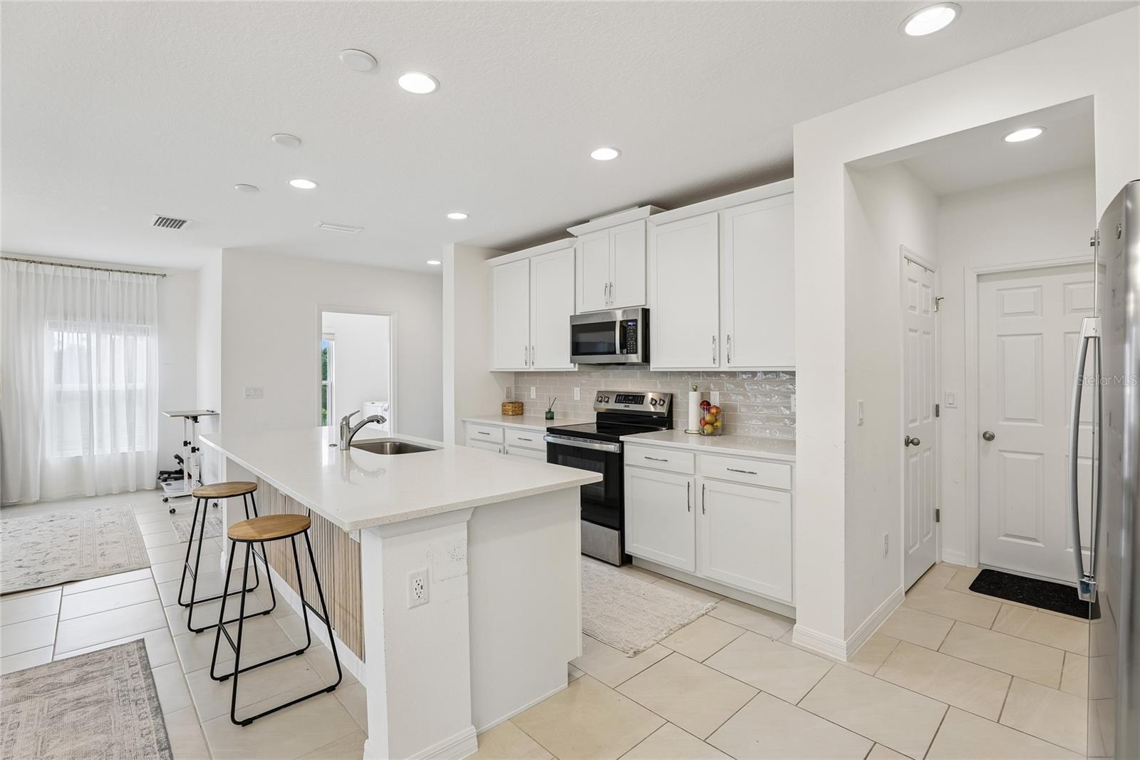 1581 SWAN SWIM DRIVE, Davenport, FL 33837