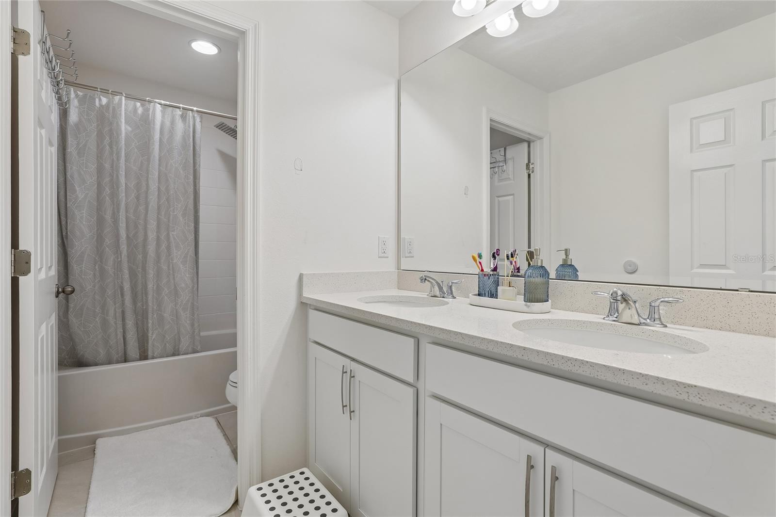 1581 SWAN SWIM DRIVE, Davenport, FL 33837