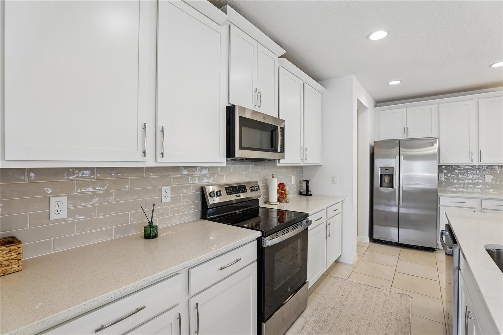 1581 SWAN SWIM DRIVE, Davenport, FL 33837