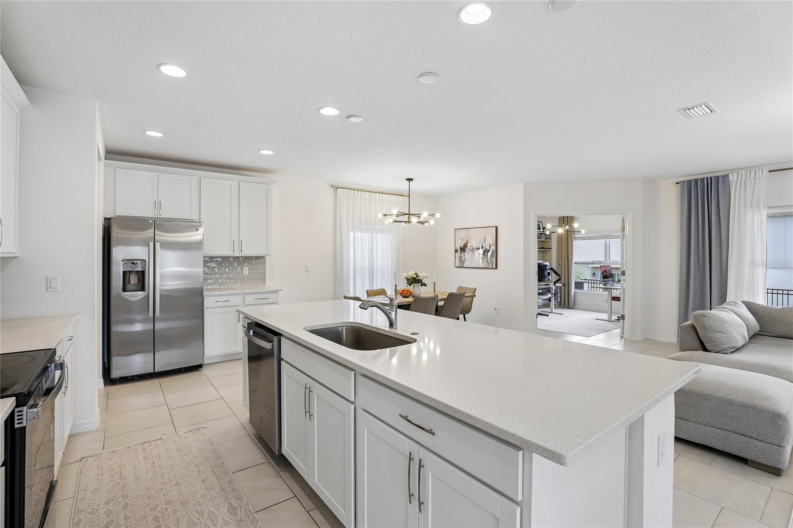 1581 SWAN SWIM DRIVE, Davenport, FL 33837