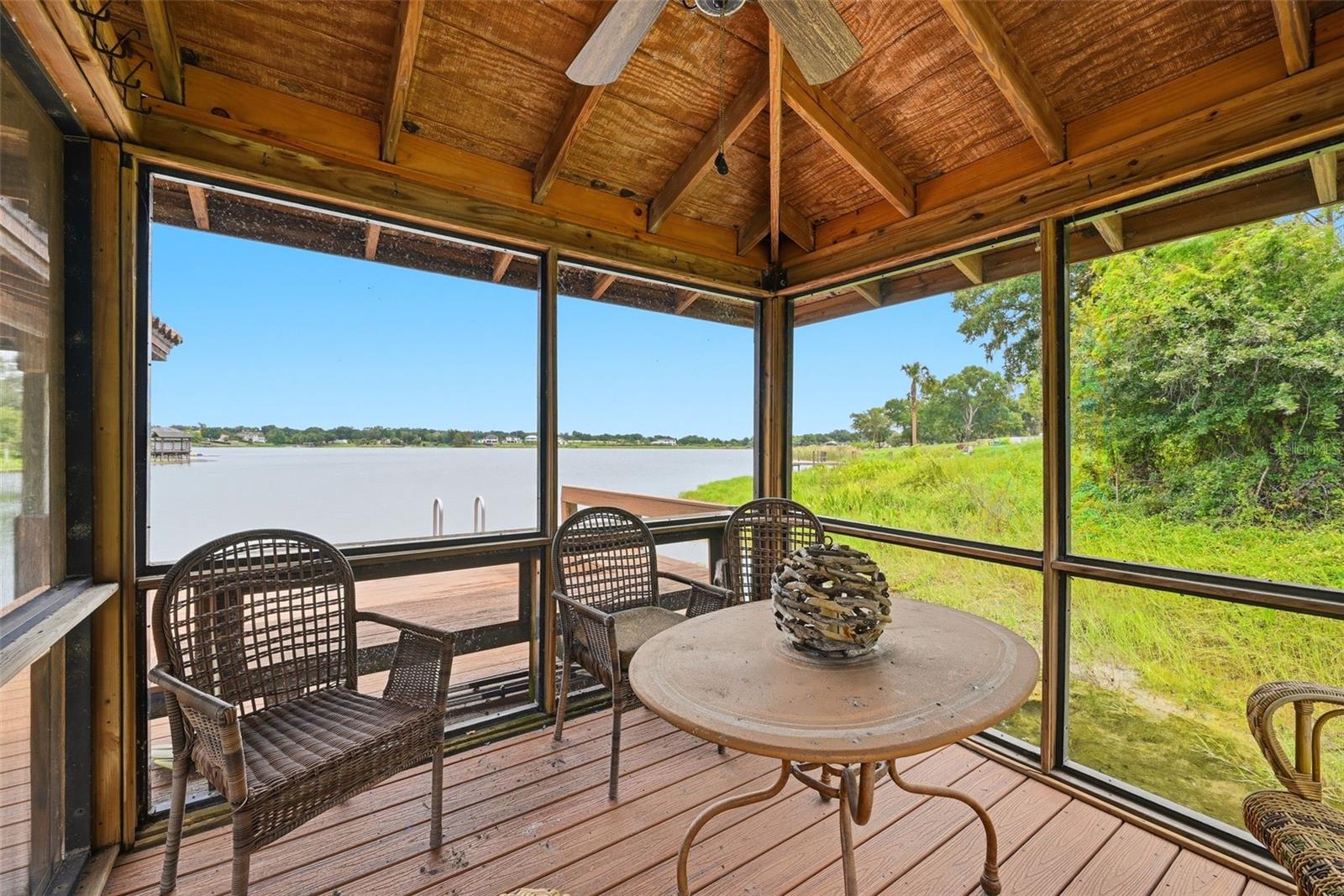 Screened In Boatdock room