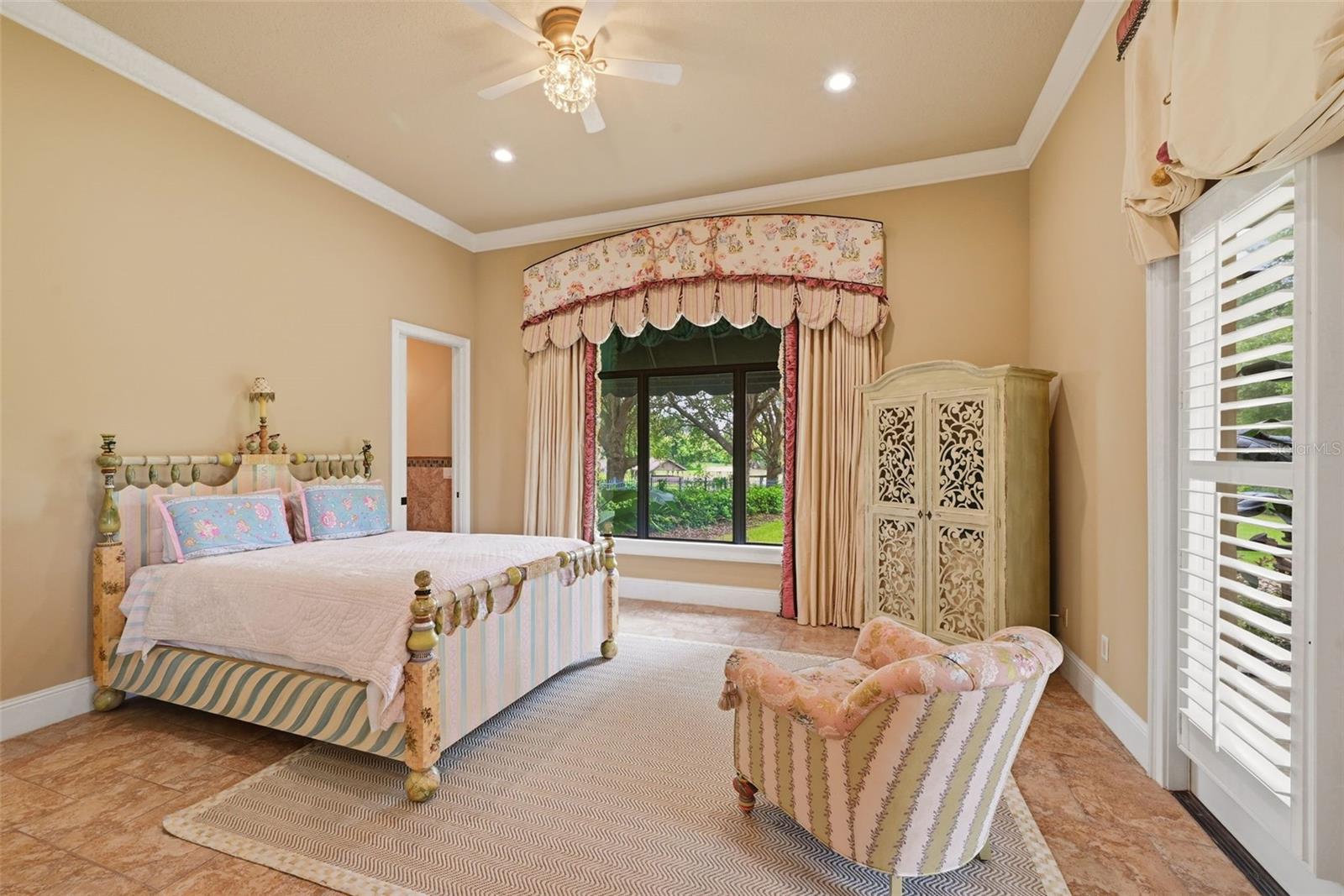 In-Law One-bedroom (5th) Suite with Ensuite Bath