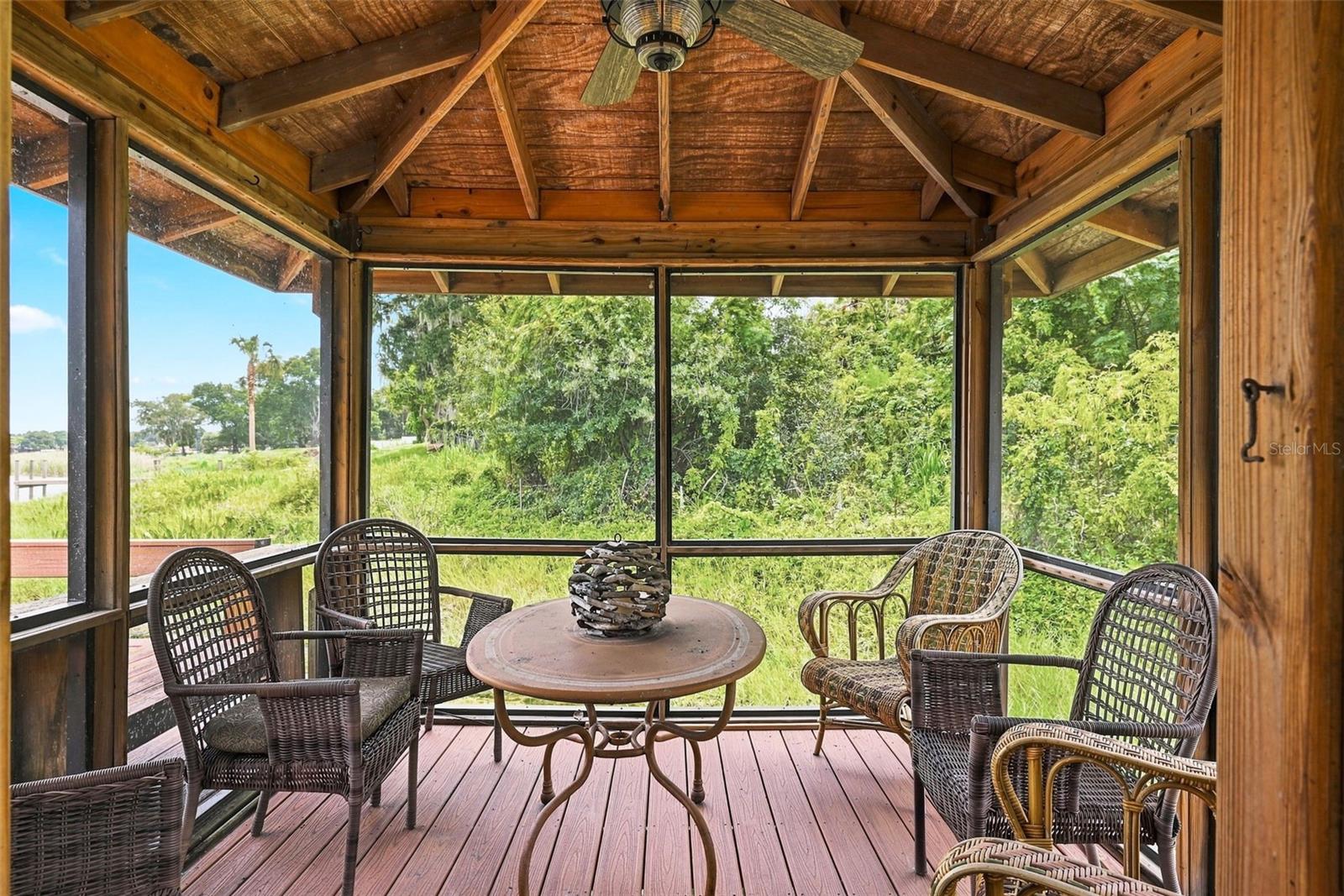 Screened In Boatdock room