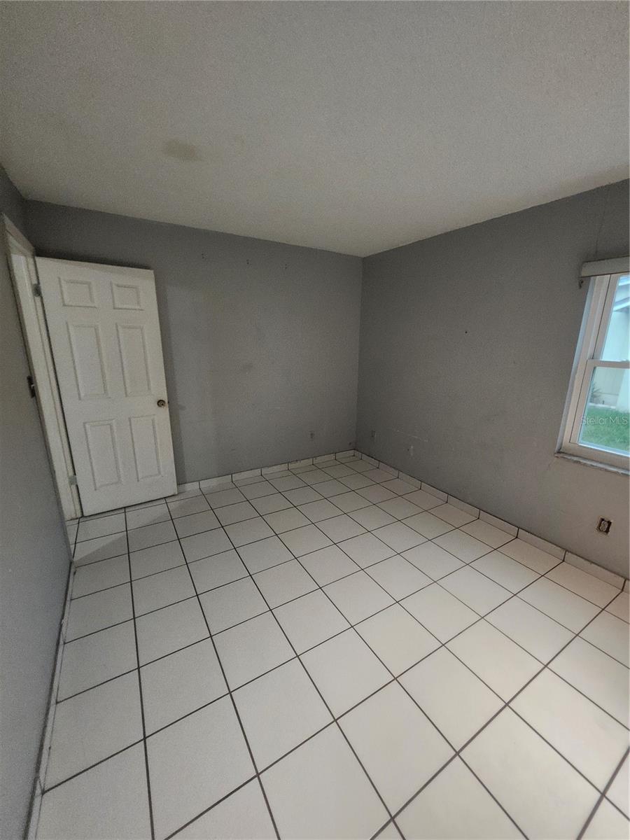 BEDROOM 4C
