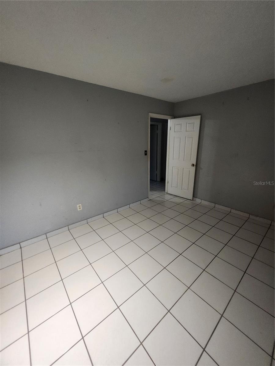 BEDROOM 4B