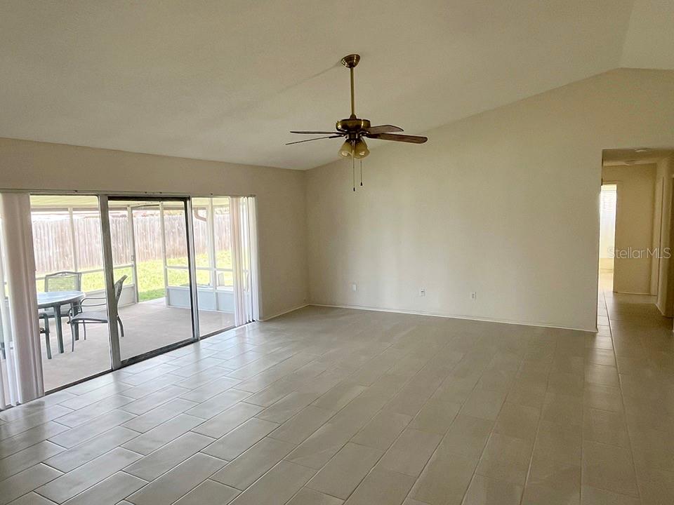 2127 SPICE AVENUE, Orlando, FL 32837 2127 SPICE AVENUE, Orlando, FL 32837