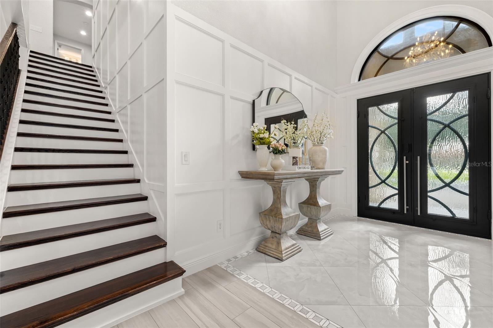 Staircase to the right Staircase to the right