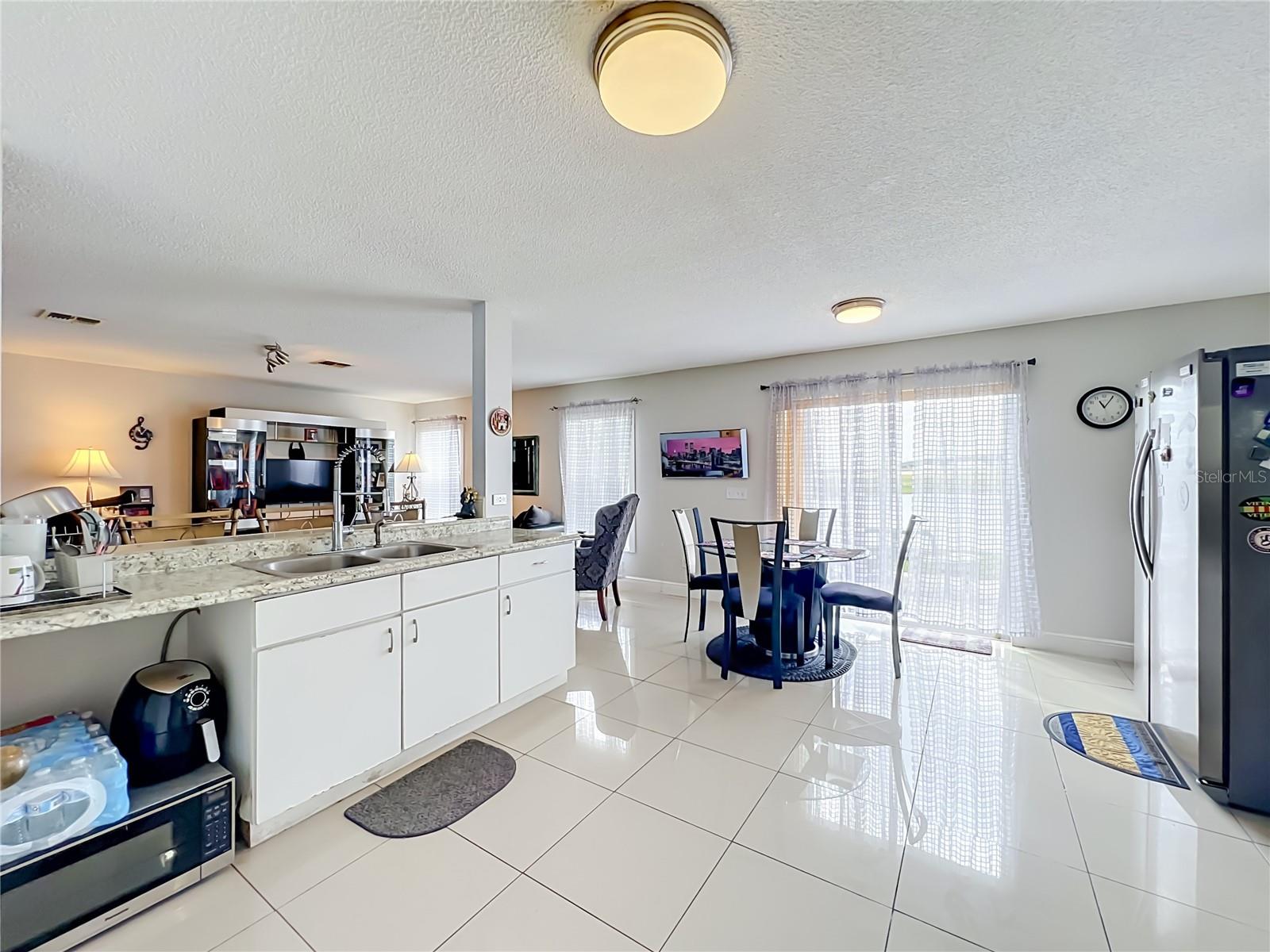 Kitchen and Dinette area