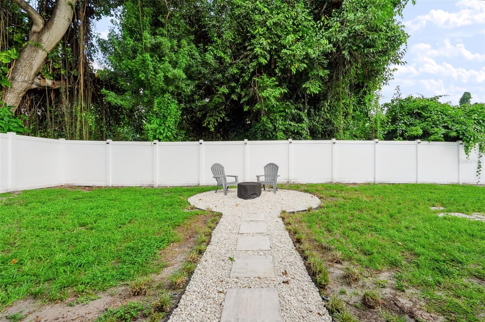 327 BARBARA CIRCLE, Belleair, FL 33756