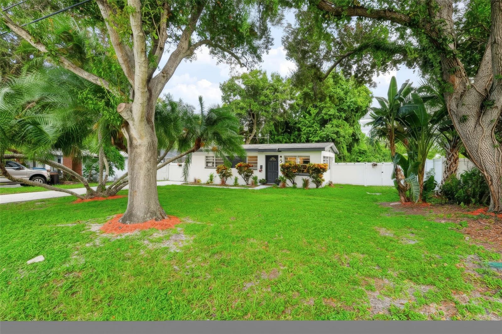327 BARBARA CIRCLE, Belleair, FL 33756