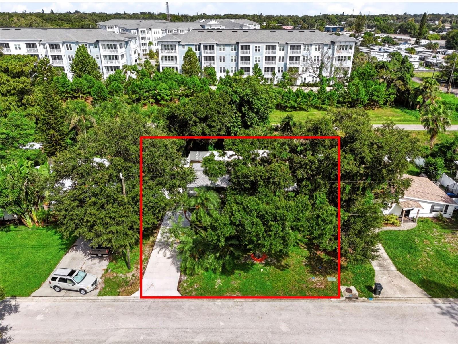 327 BARBARA CIRCLE, Belleair, FL 33756