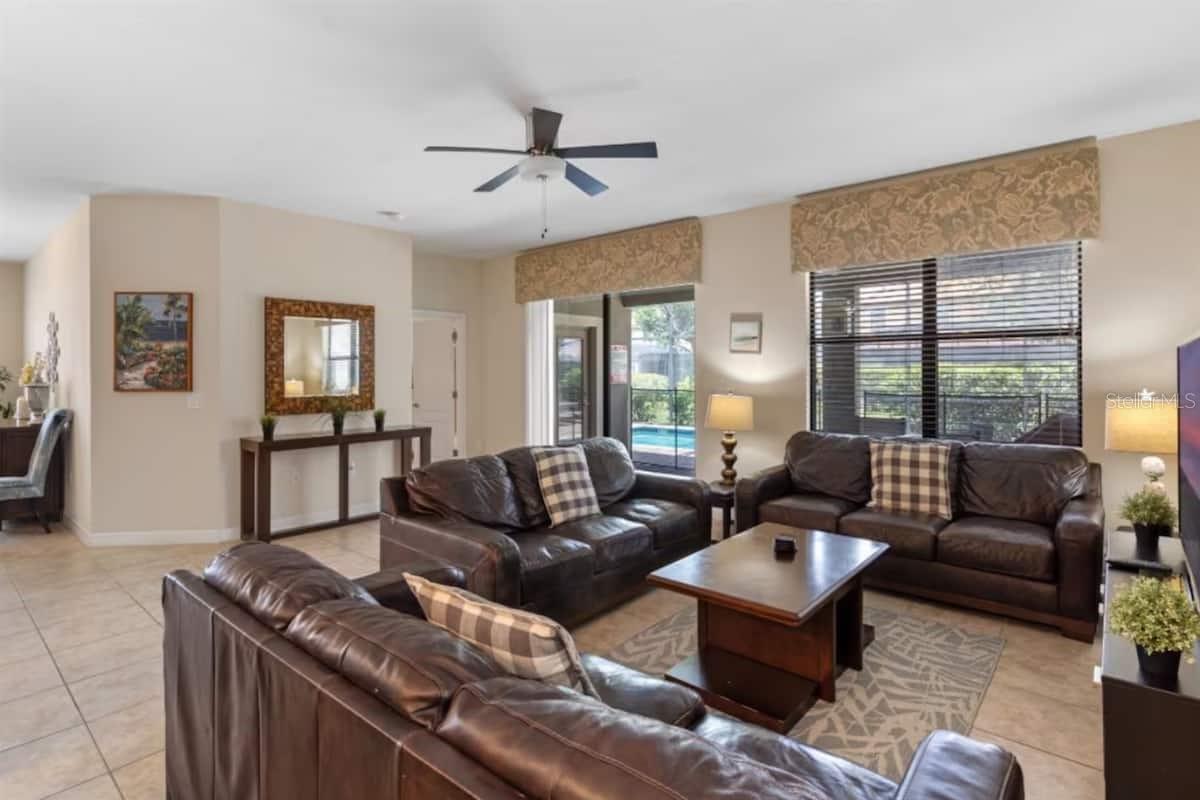 1442 MOON VALLEY DRIVE, Davenport, FL 33896