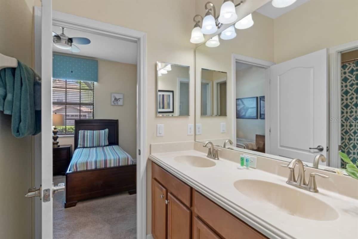 1442 MOON VALLEY DRIVE, Davenport, FL 33896