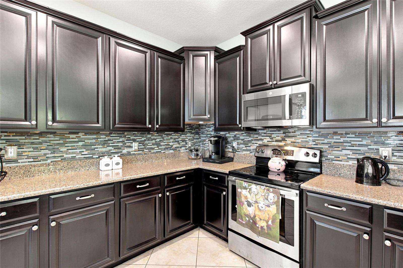 8961 DOVE VALLEY WAY, Davenport, FL 33896