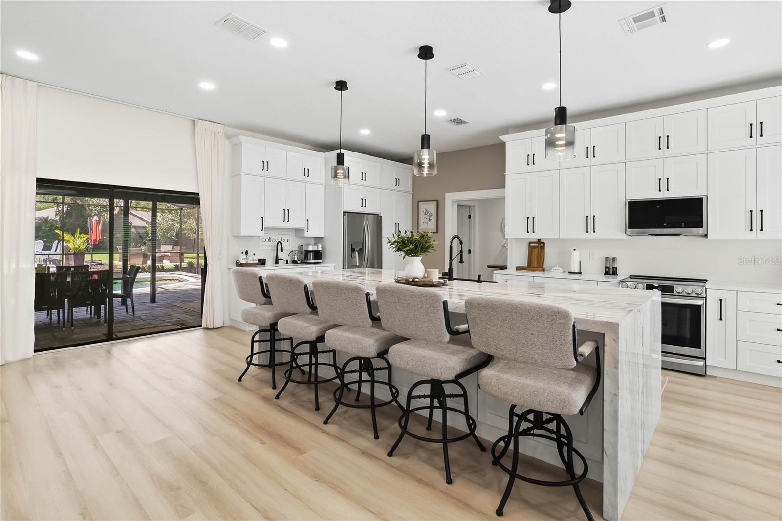 Breakfast Bar with cabinets below