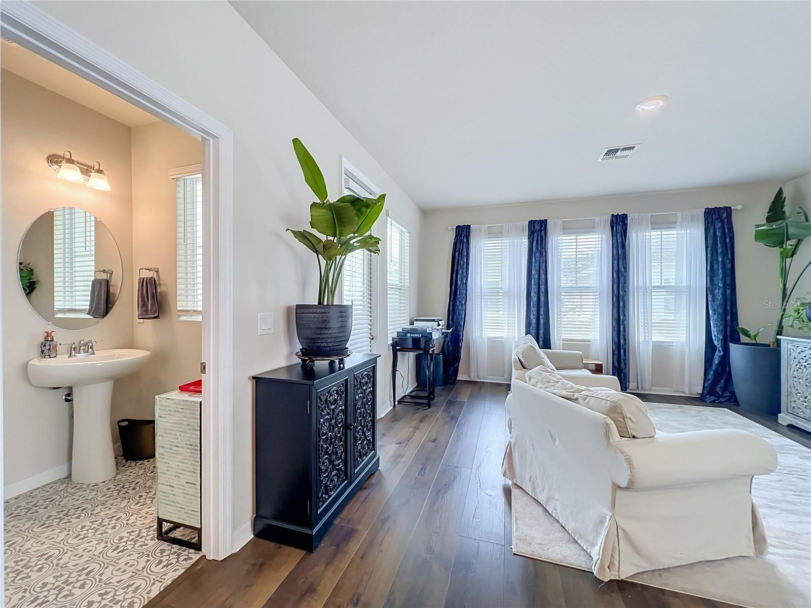 910 TROWMAN ALY, Winter Garden, FL 34787