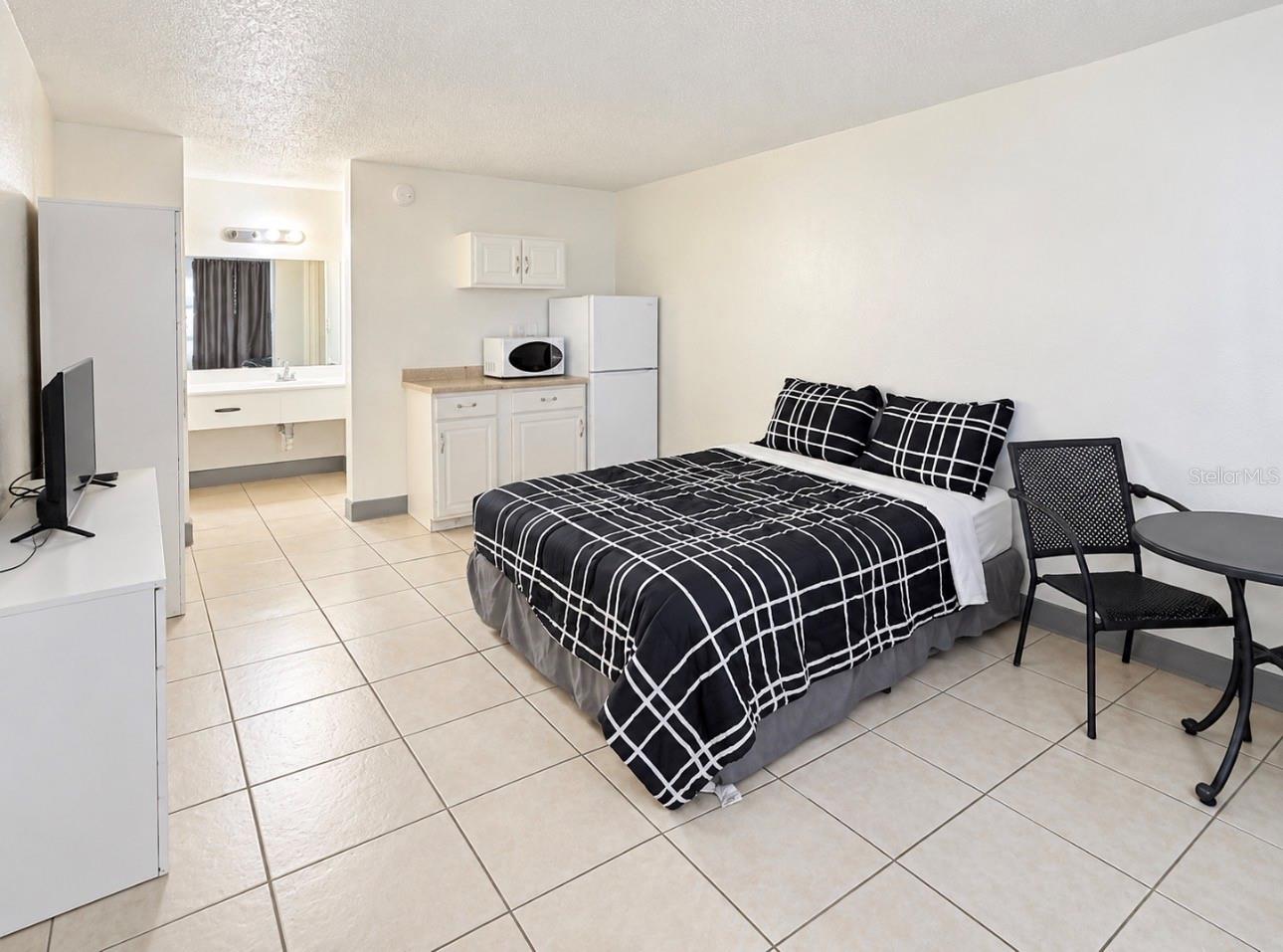 7900 S ORANGE BLOSSOM TRAIL, #2002, Orlando, FL 32809