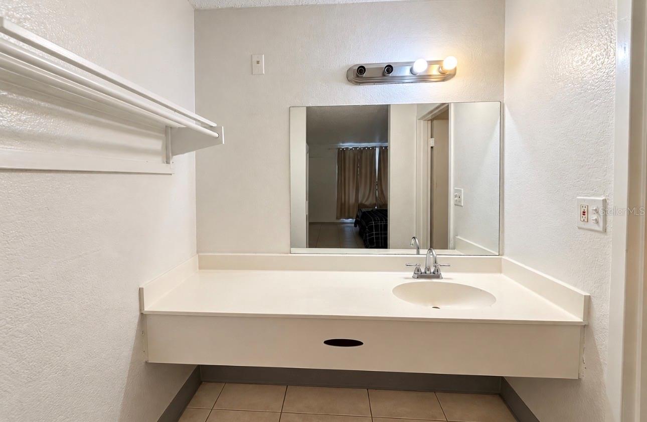 7900 S ORANGE BLOSSOM TRAIL, #2002, Orlando, FL 32809