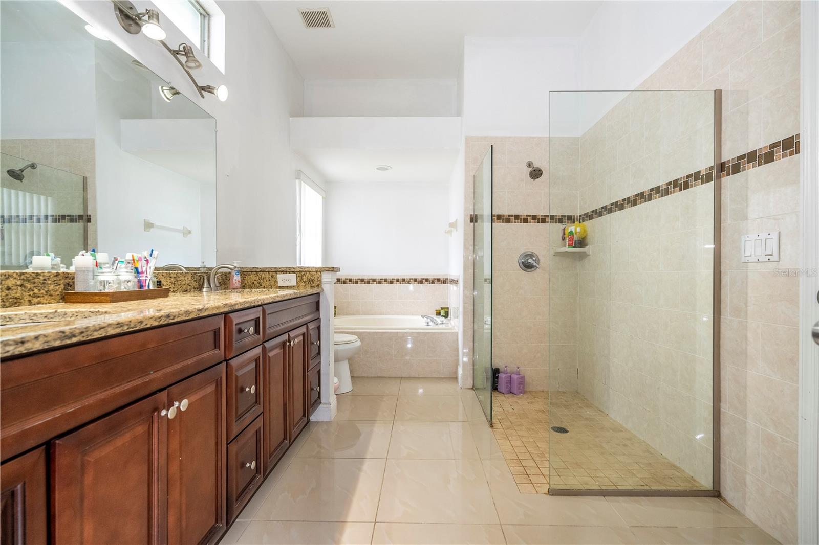 2547 RACCOON RUN LANE, Orlando, FL 32837