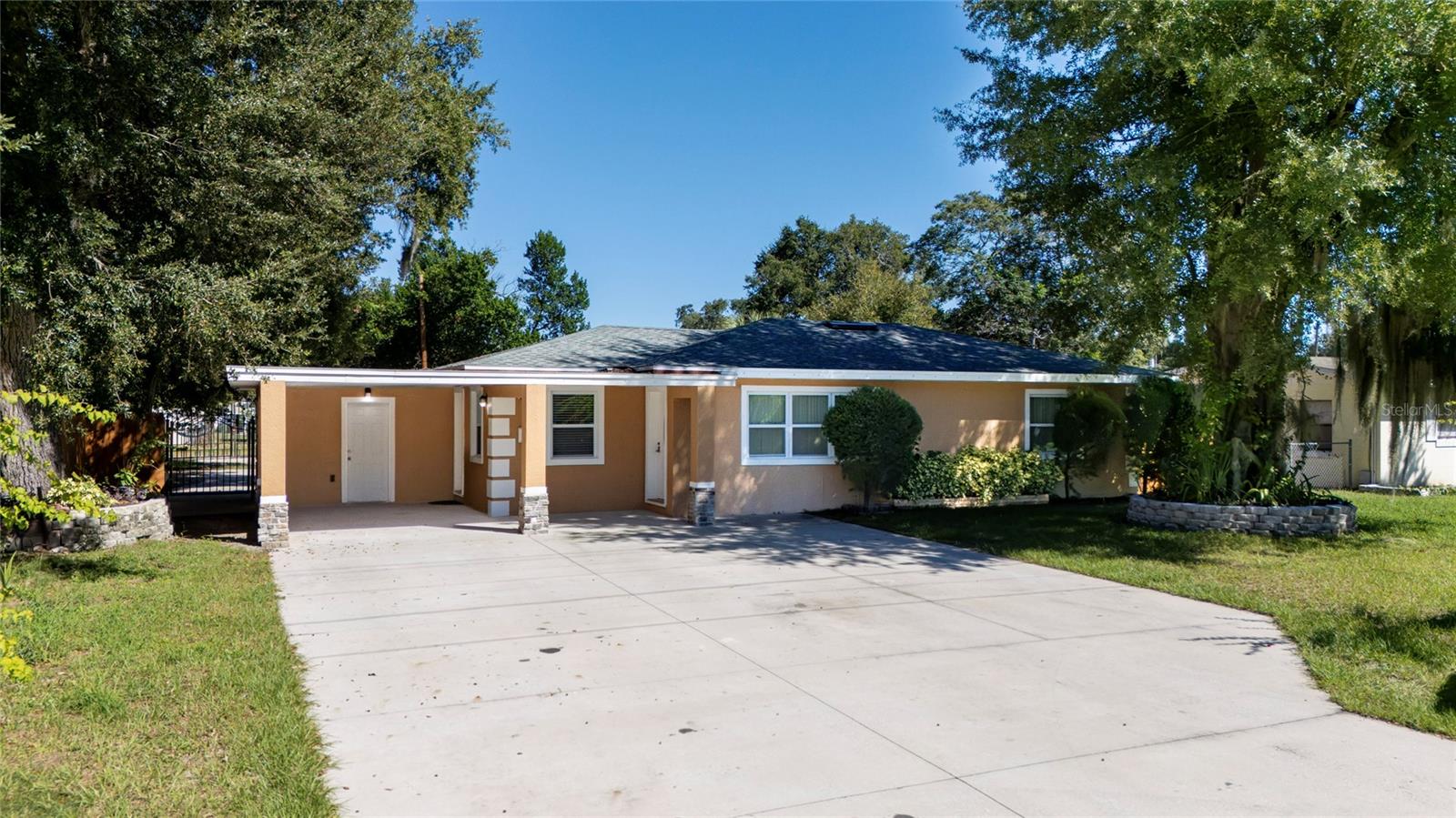 417 AVENUE G SE, Winter Haven, FL 33880