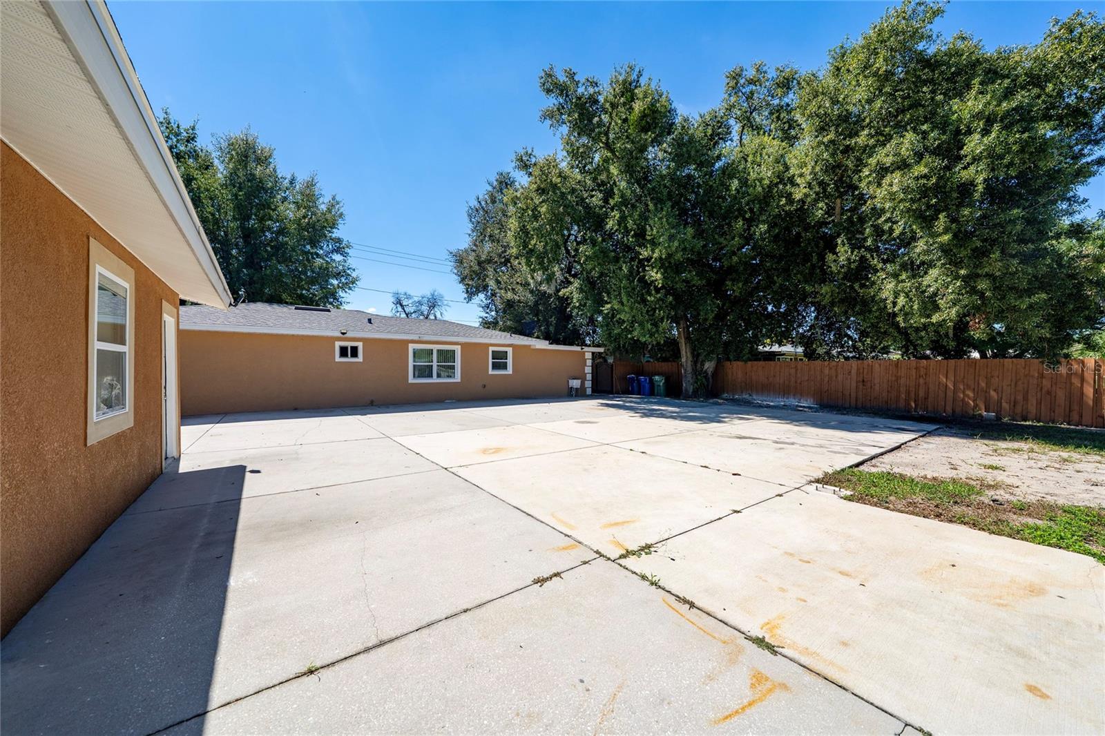 417 AVENUE G SE, Winter Haven, FL 33880