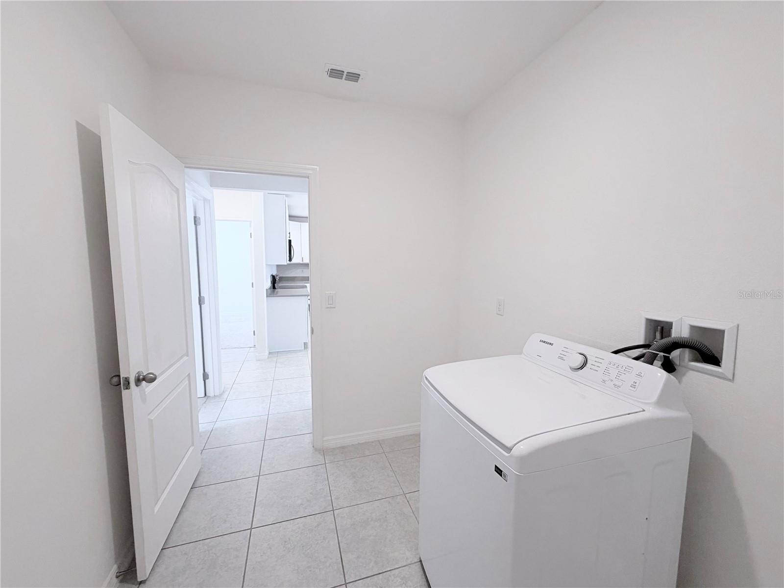 2021 CANTON PARK DRIVE, Winter Haven, FL 33881