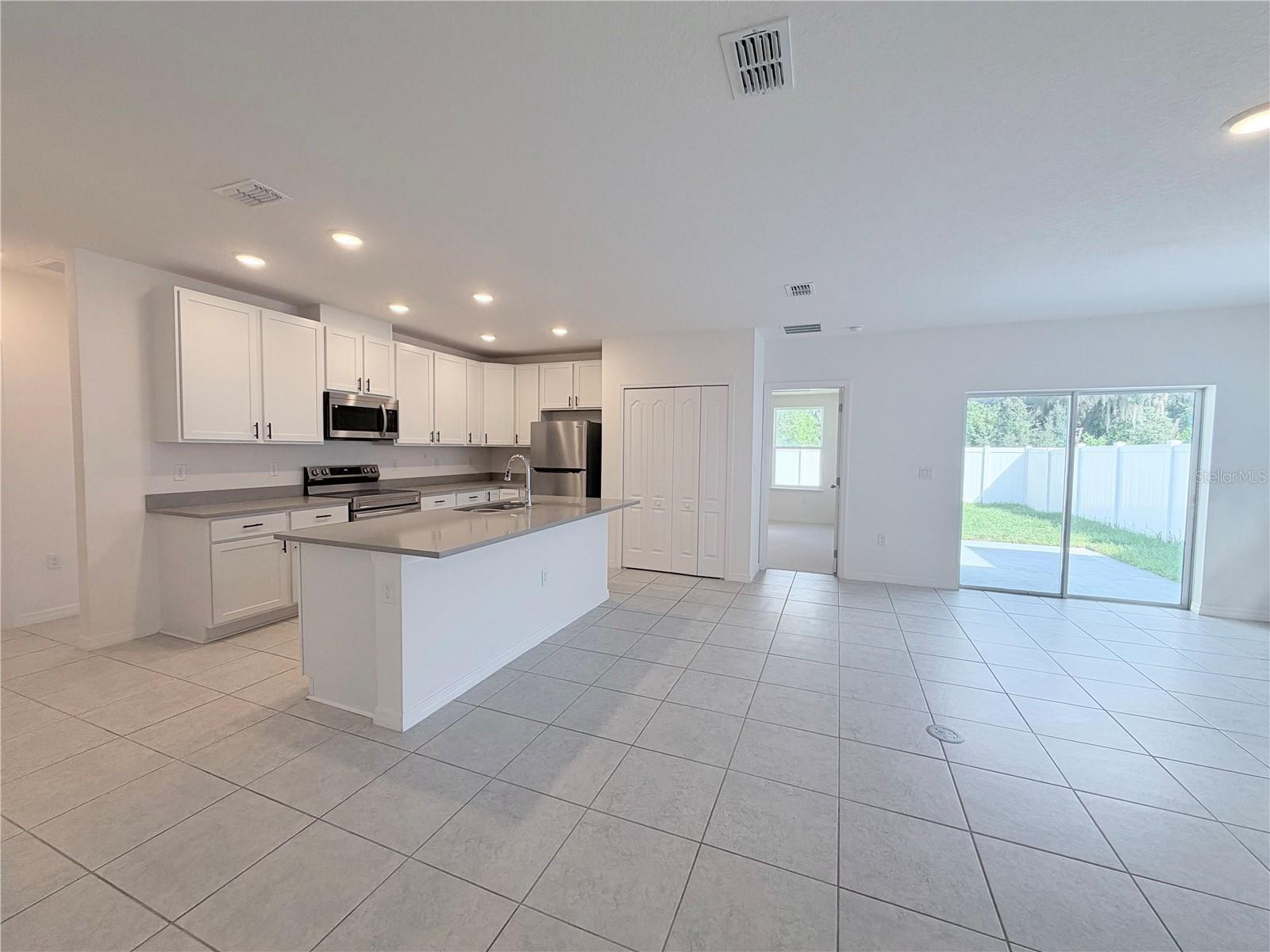 2021 CANTON PARK DRIVE, Winter Haven, FL 33881