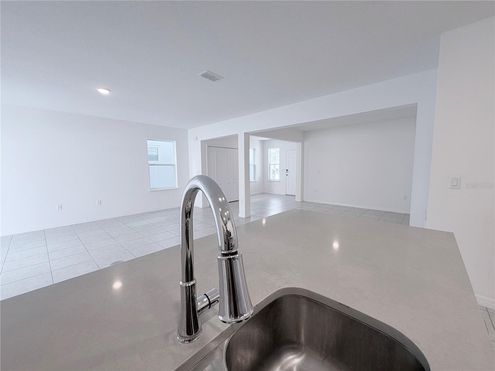 2021 CANTON PARK DRIVE, Winter Haven, FL 33881