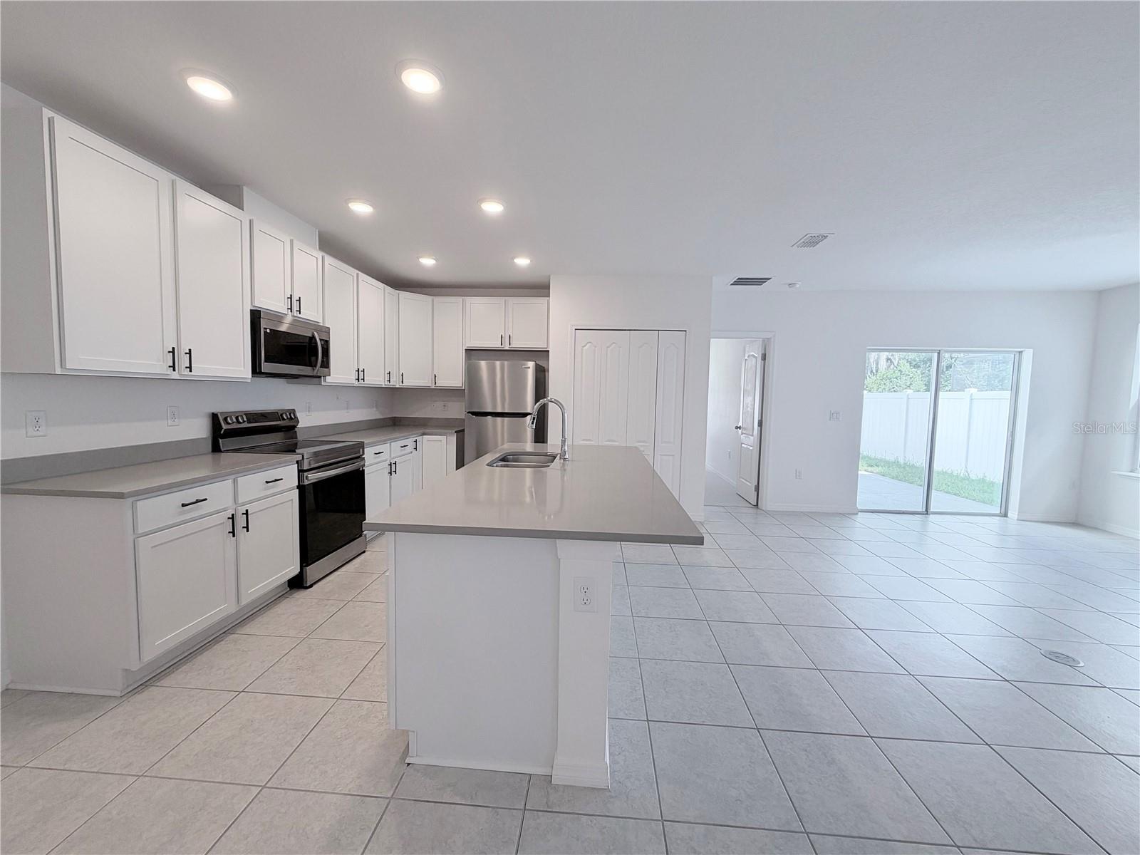 2021 CANTON PARK DRIVE, Winter Haven, FL 33881