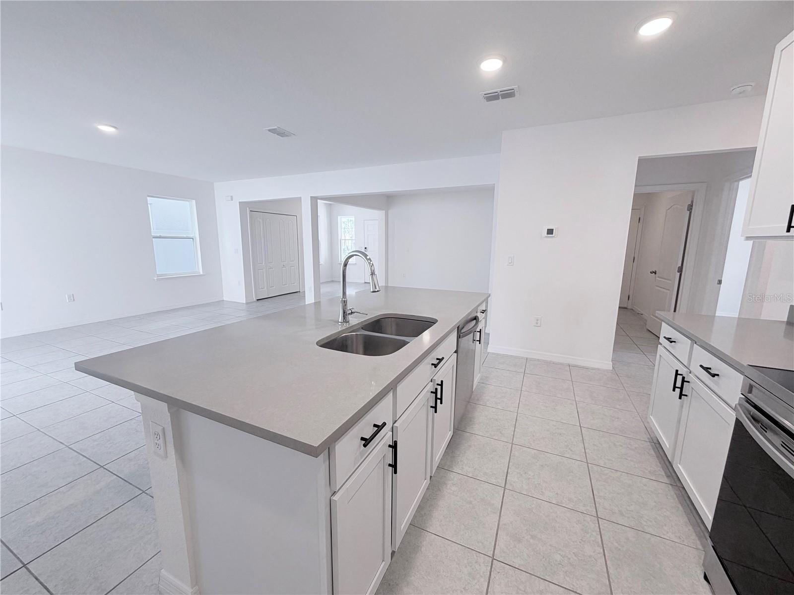 2021 CANTON PARK DRIVE, Winter Haven, FL 33881