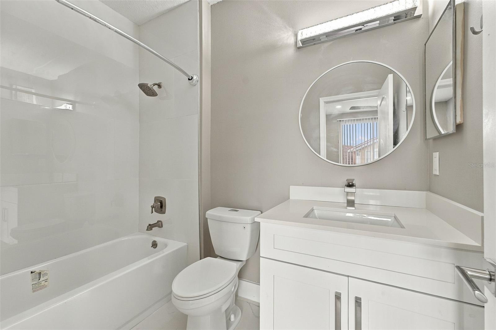 Third-floor master bathroom (Bathroom 2)