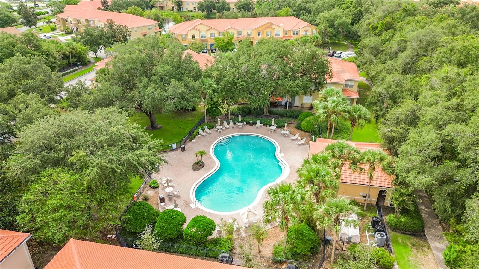 Pool & Clubhouse