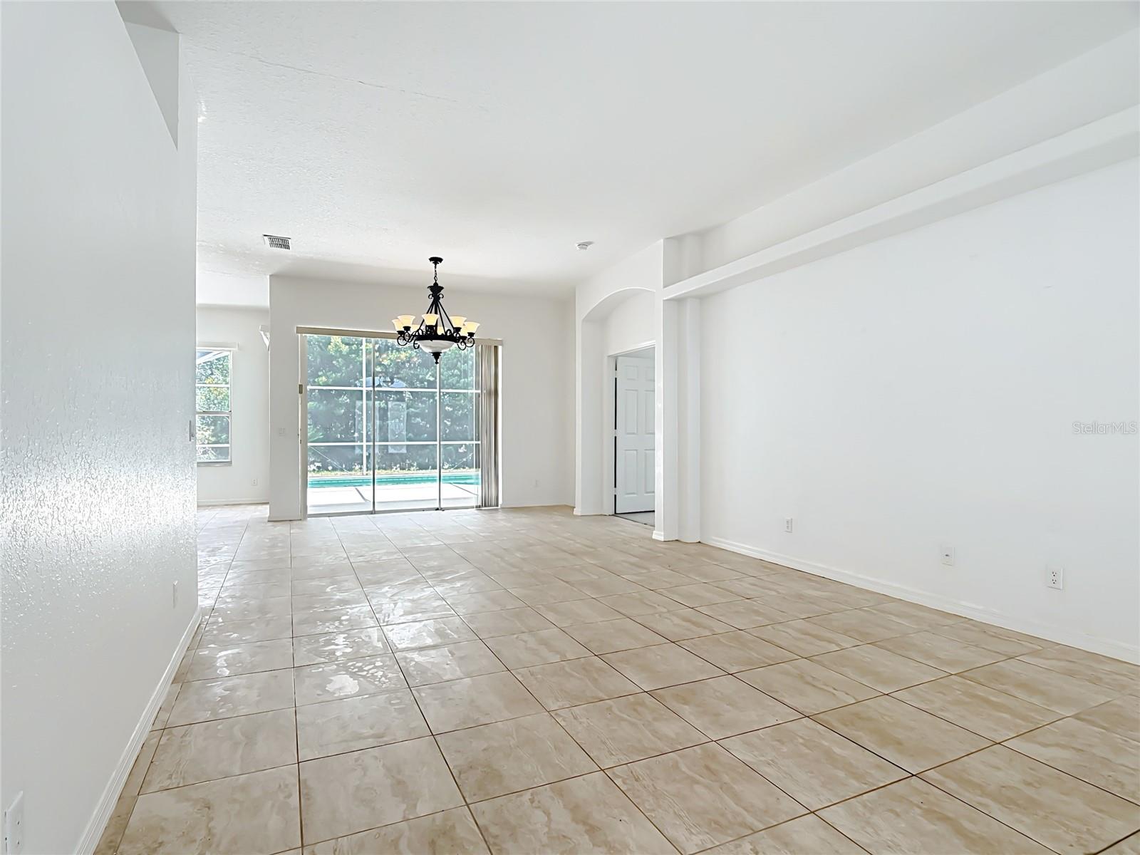 957 VIA BIANCA DRIVE, Davenport, FL 33896