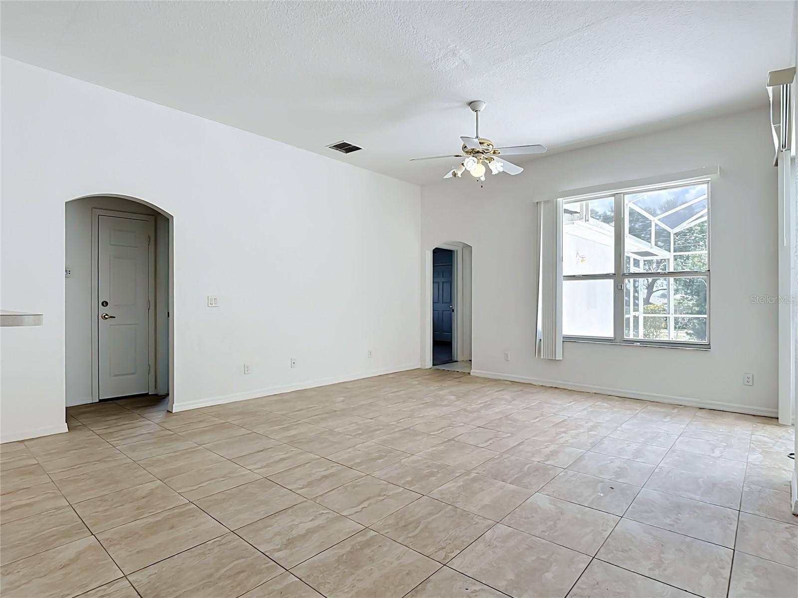 957 VIA BIANCA DRIVE, Davenport, FL 33896