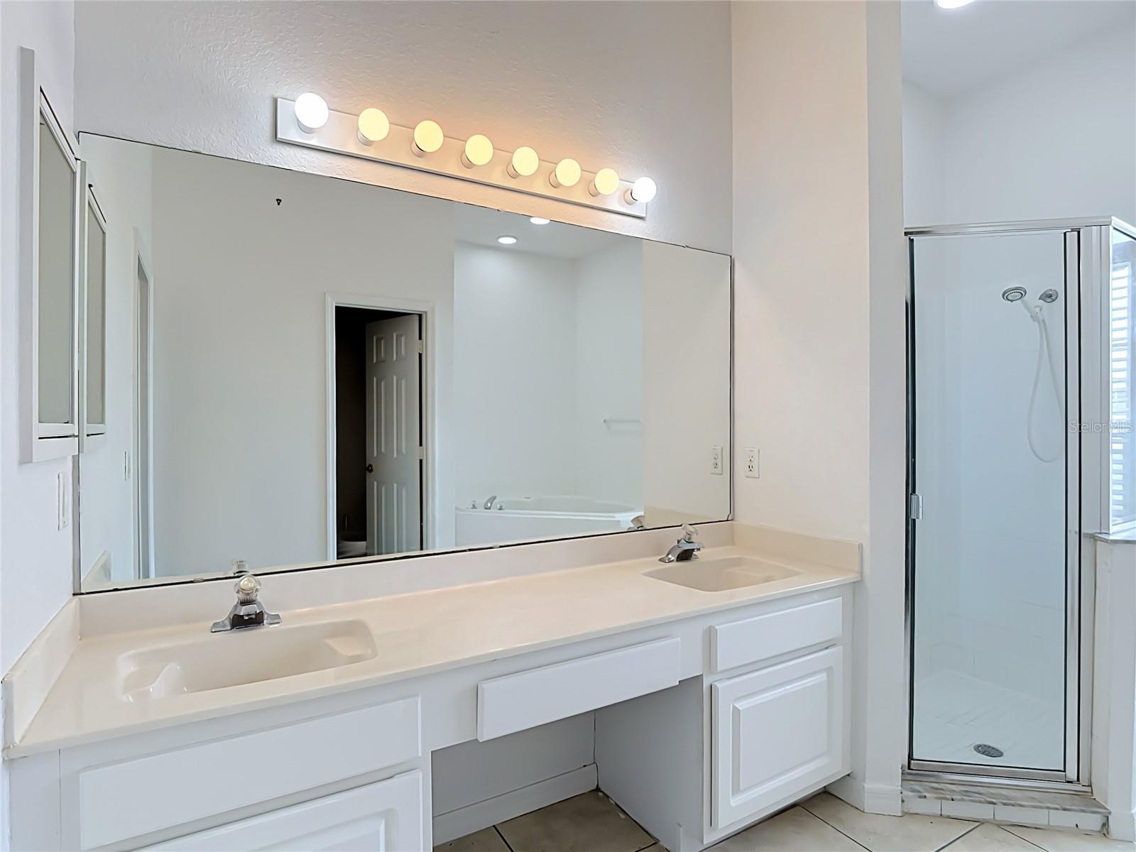 957 VIA BIANCA DRIVE, Davenport, FL 33896
