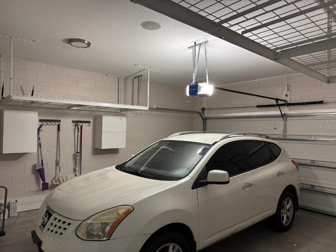 GARAGE.