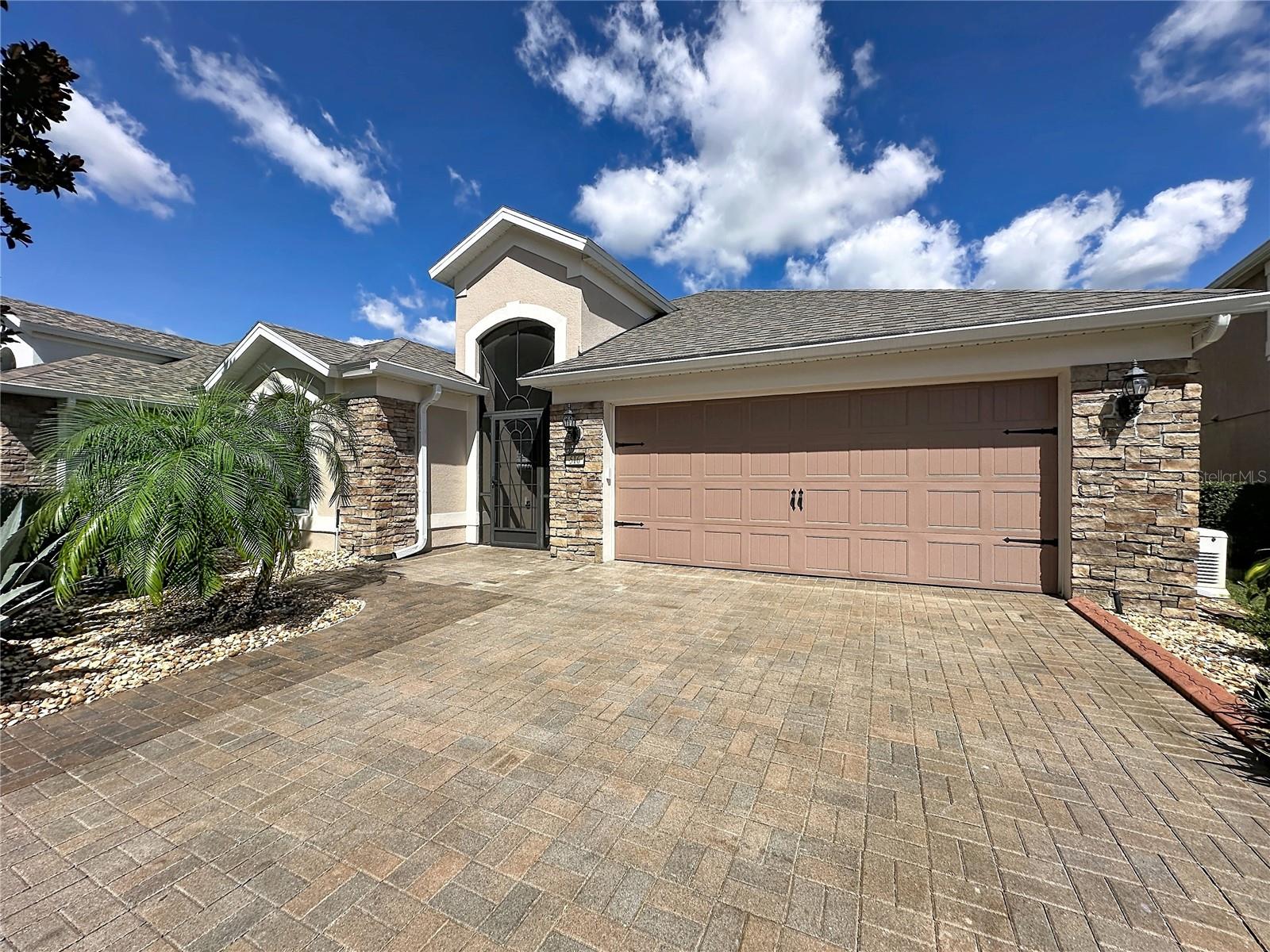 516 PLAYA DR, Davenport, FL 33837