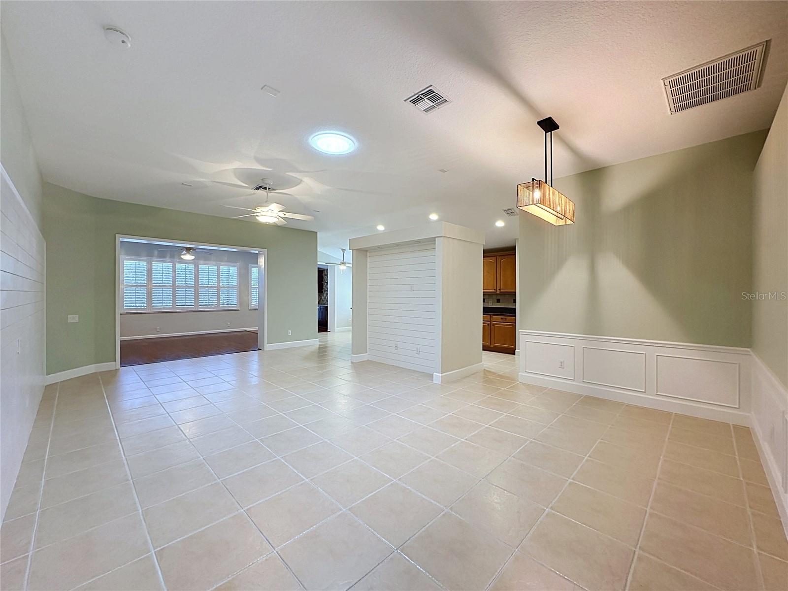 516 PLAYA DR, Davenport, FL 33837