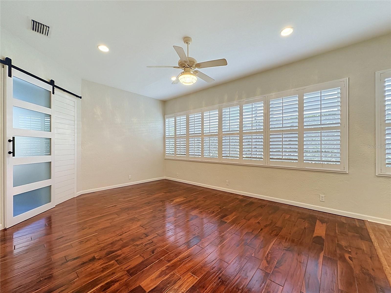 516 PLAYA DR, Davenport, FL 33837