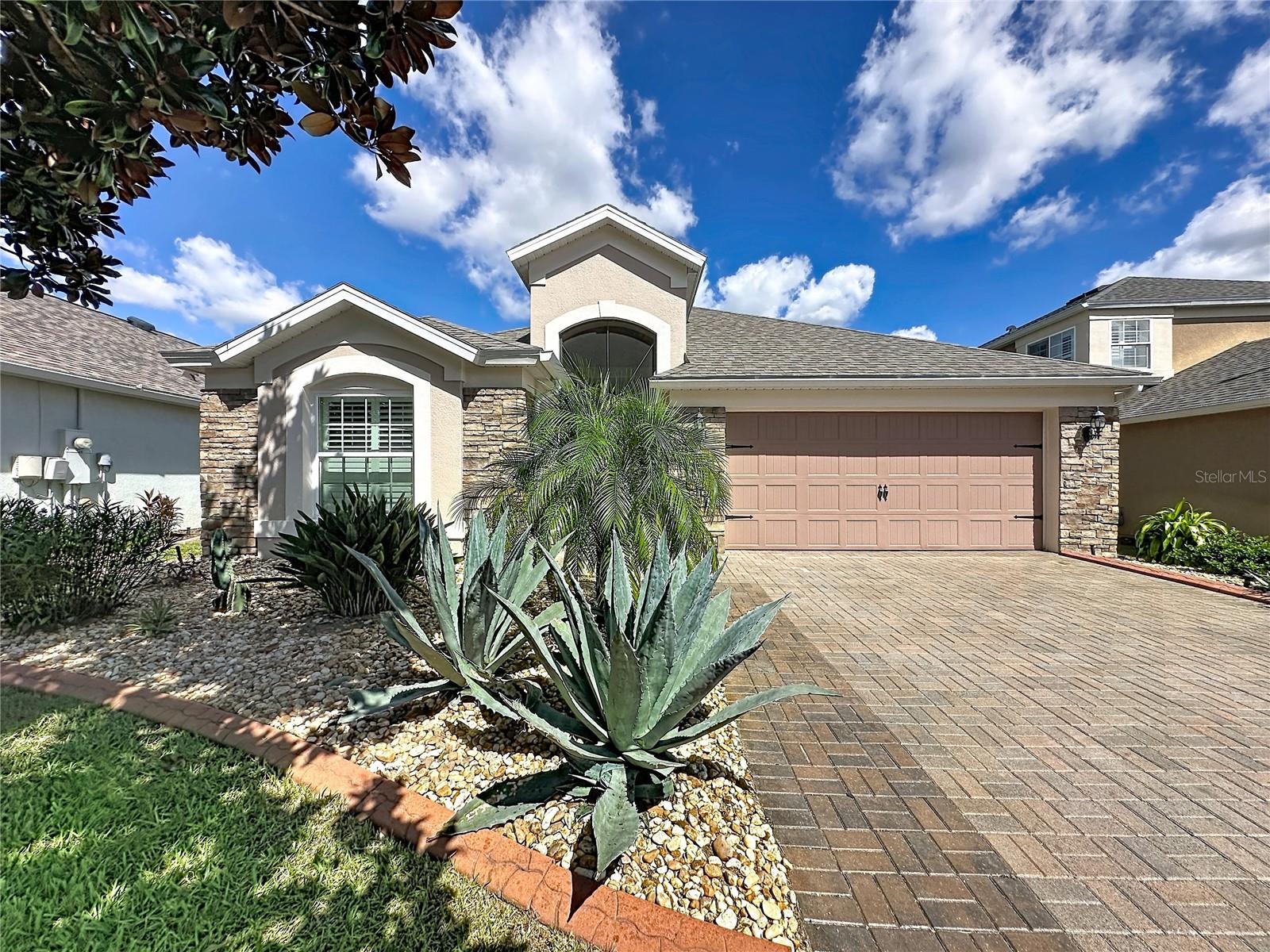 516 PLAYA DR, Davenport, FL 33837