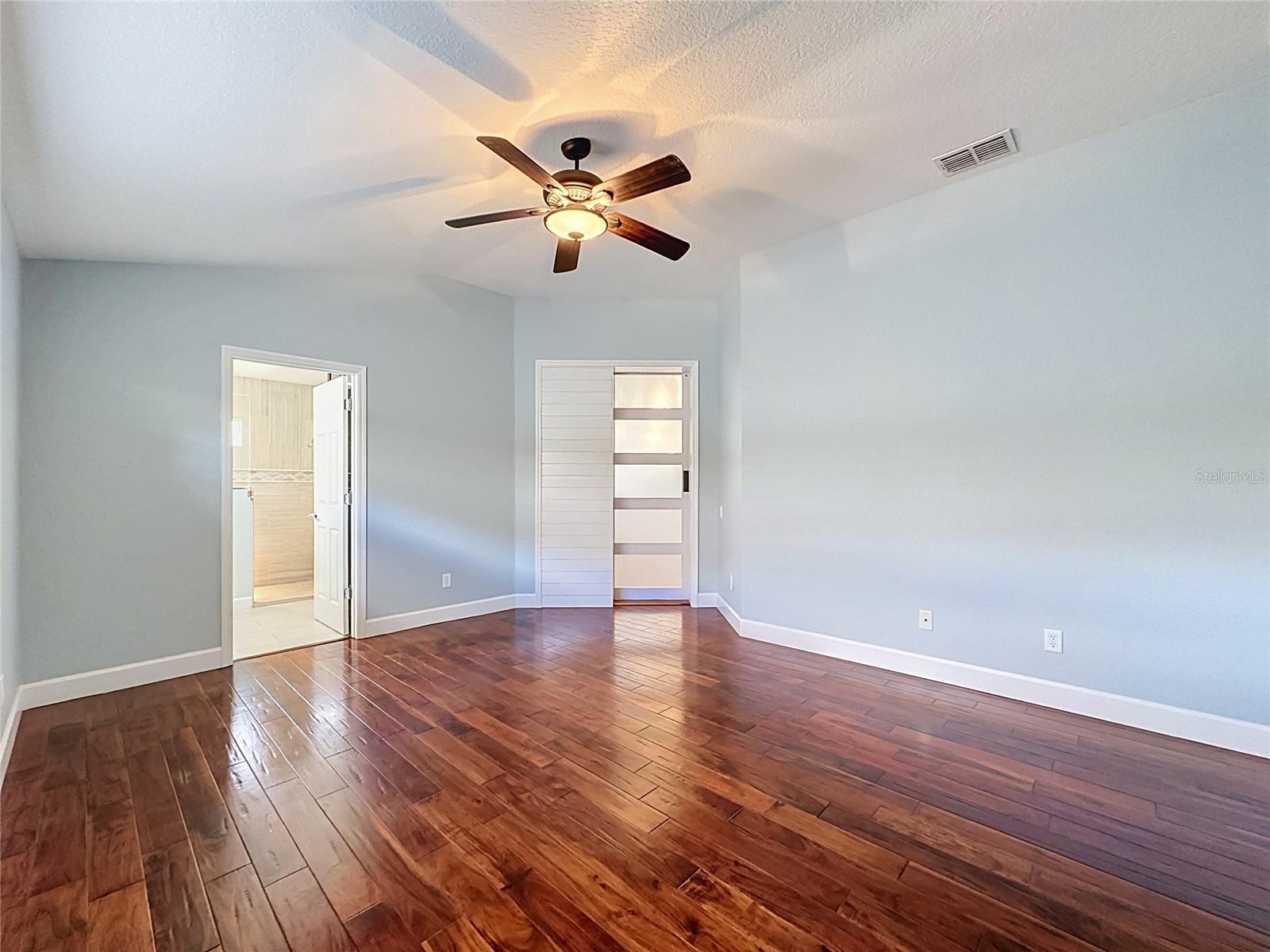 516 PLAYA DR, Davenport, FL 33837