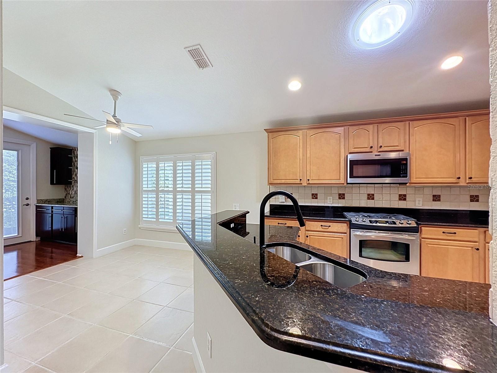 516 PLAYA DR, Davenport, FL 33837