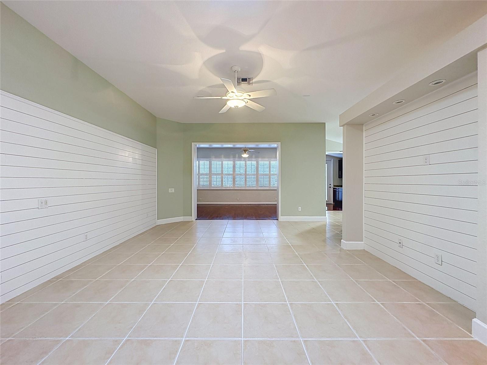 516 PLAYA DR, Davenport, FL 33837