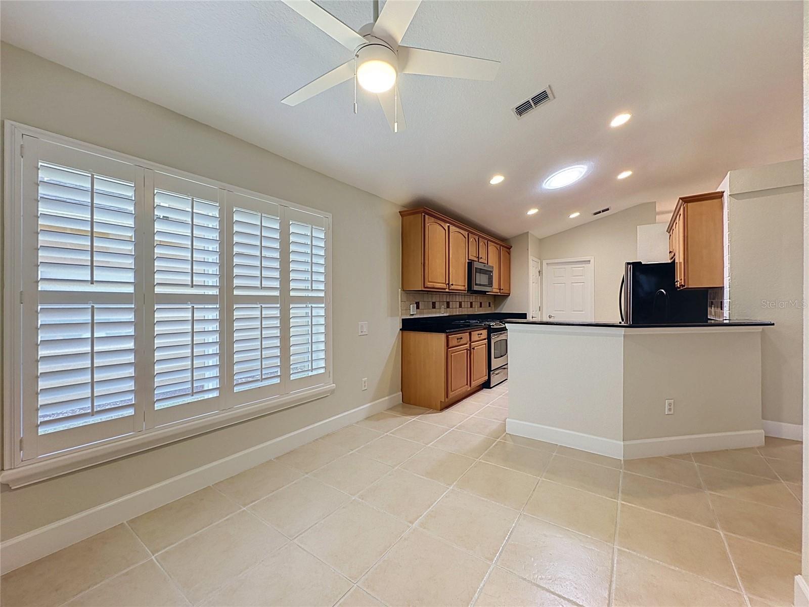 516 PLAYA DR, Davenport, FL 33837