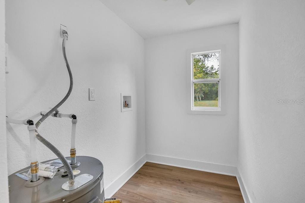 842 DENNIS AVENUE, Orlando, FL 32807
