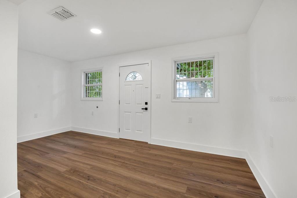 842 DENNIS AVENUE, Orlando, FL 32807